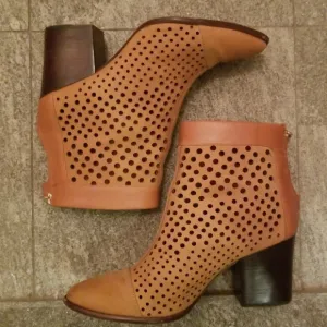 REBECCA MINKOFF leather ankle boots camel beige